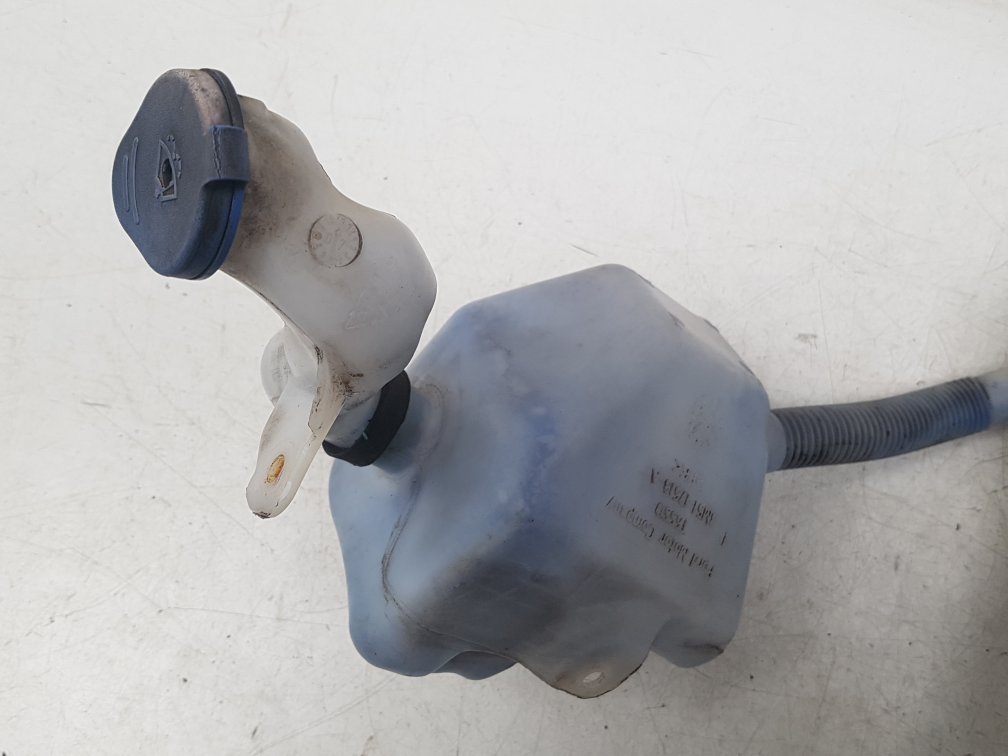 2006 - 2012 Volvo C70  Convertible WASHER BOTTLE & MOTOR 4N51-13K163