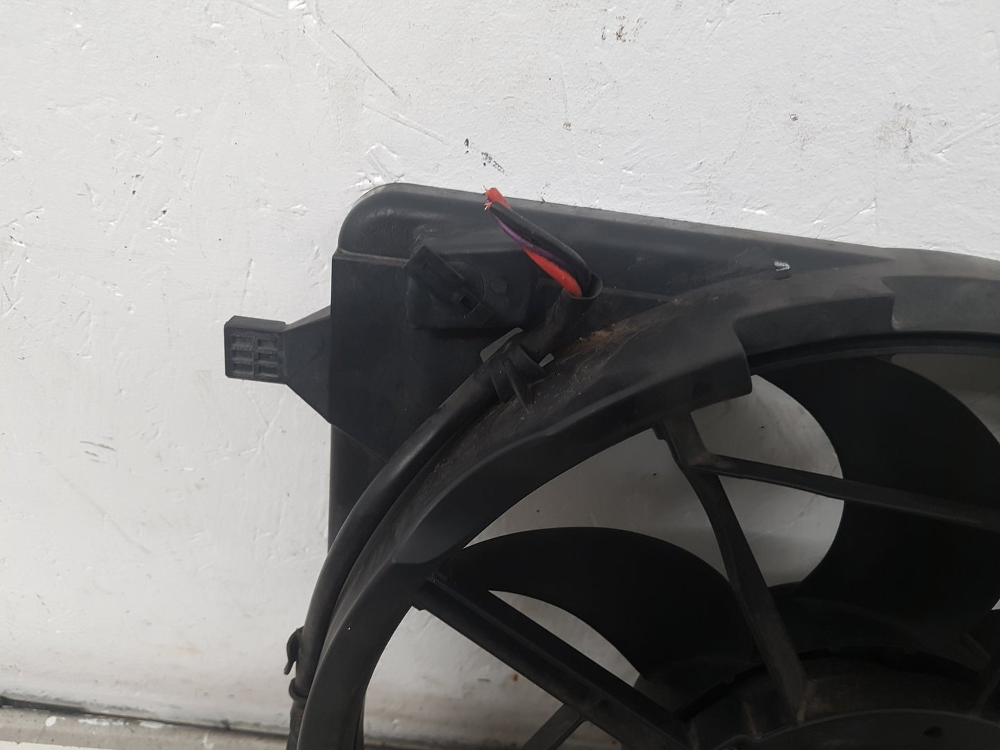 2008 - 2009 Volvo C70  Convertible RADIATOR FAN & COWLING (A/C CAR) 3M5H8C607UH