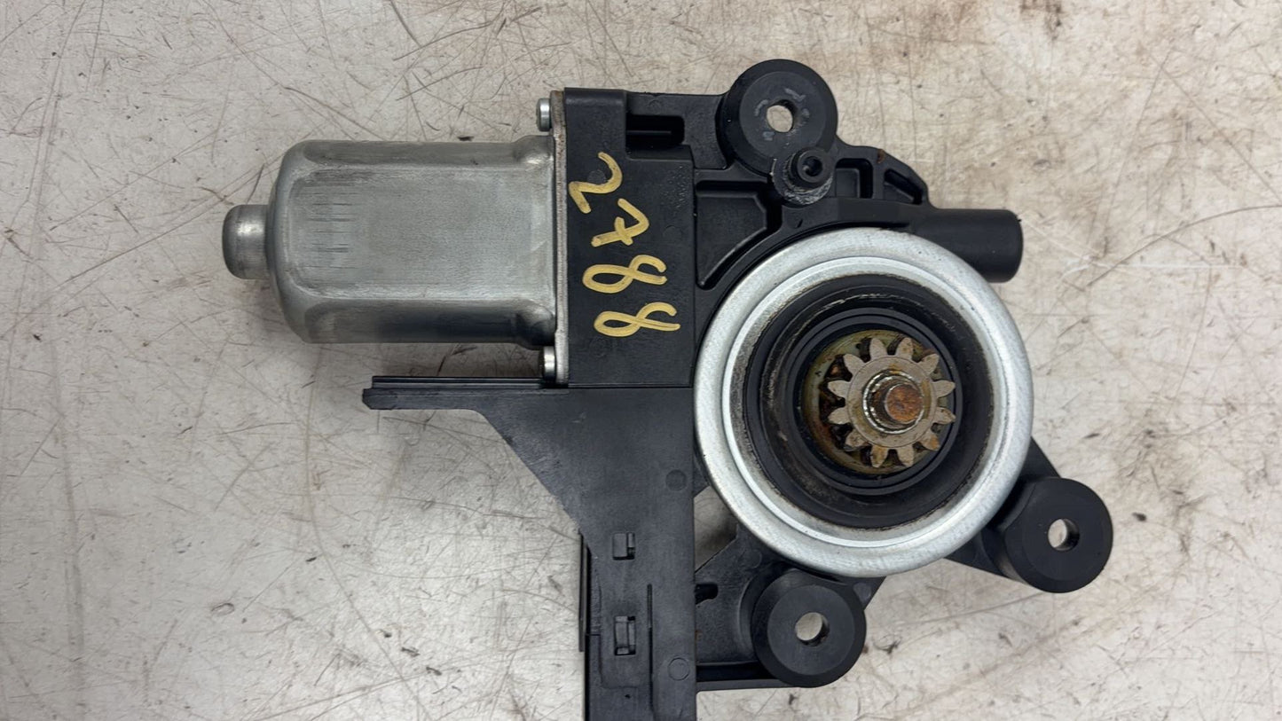 2008-2011 Volvo V70 Front Right Window Regulator Motor 970716-101