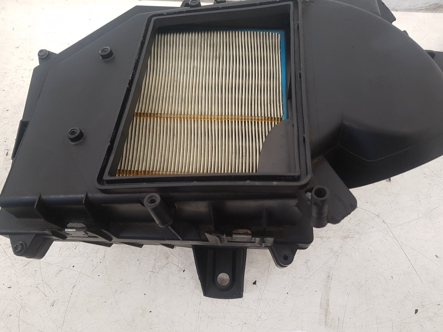 2007 Volvo V70  Estate Air Filter Box 30636830