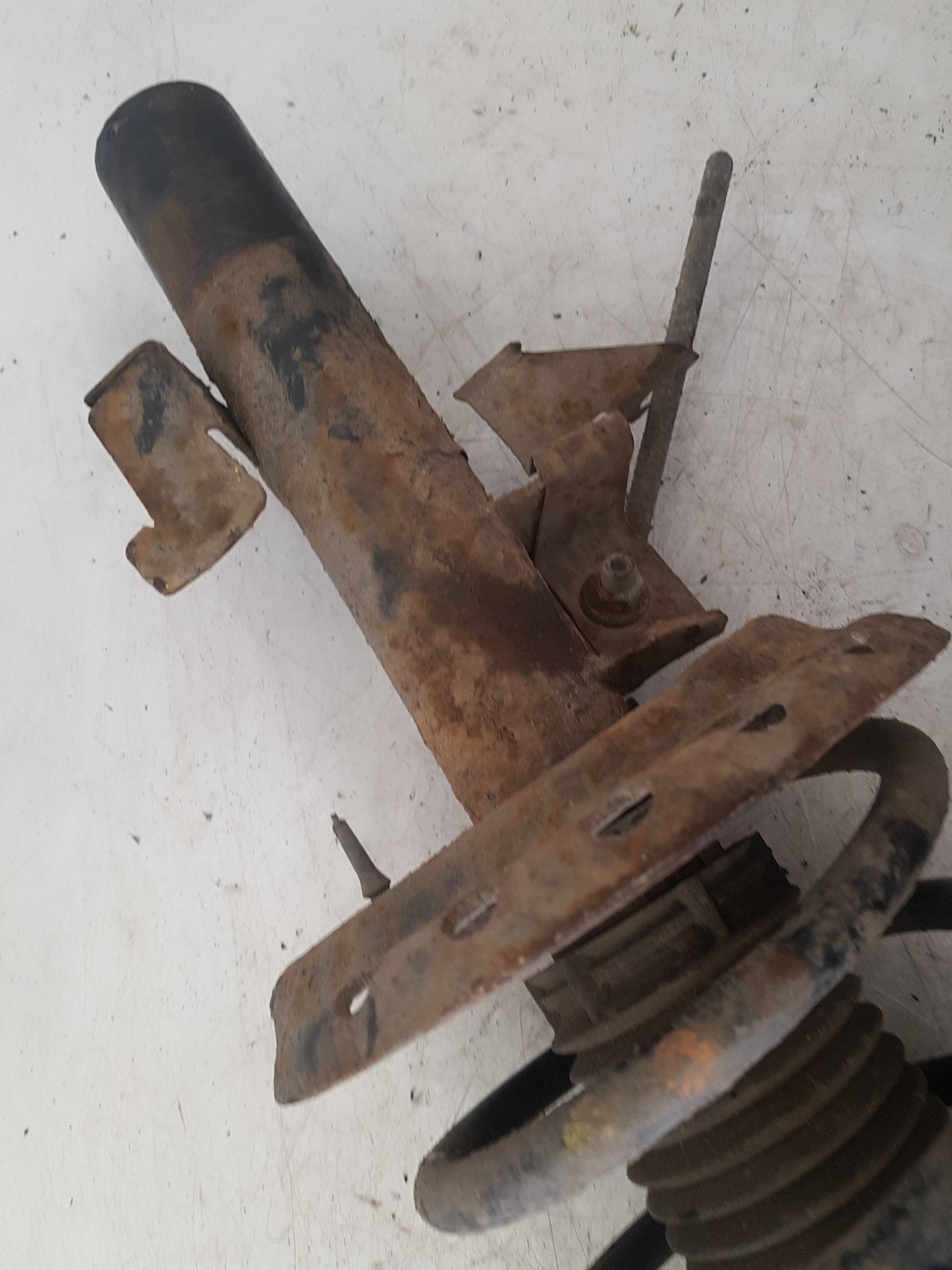 2010 Volvo XC70  Estate Right Front Shock Absorber 7G91-18045