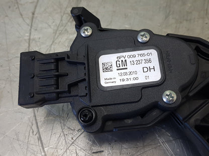 2010 - 2012 Saab 95  Saloon Accelerator Pedal 13237356