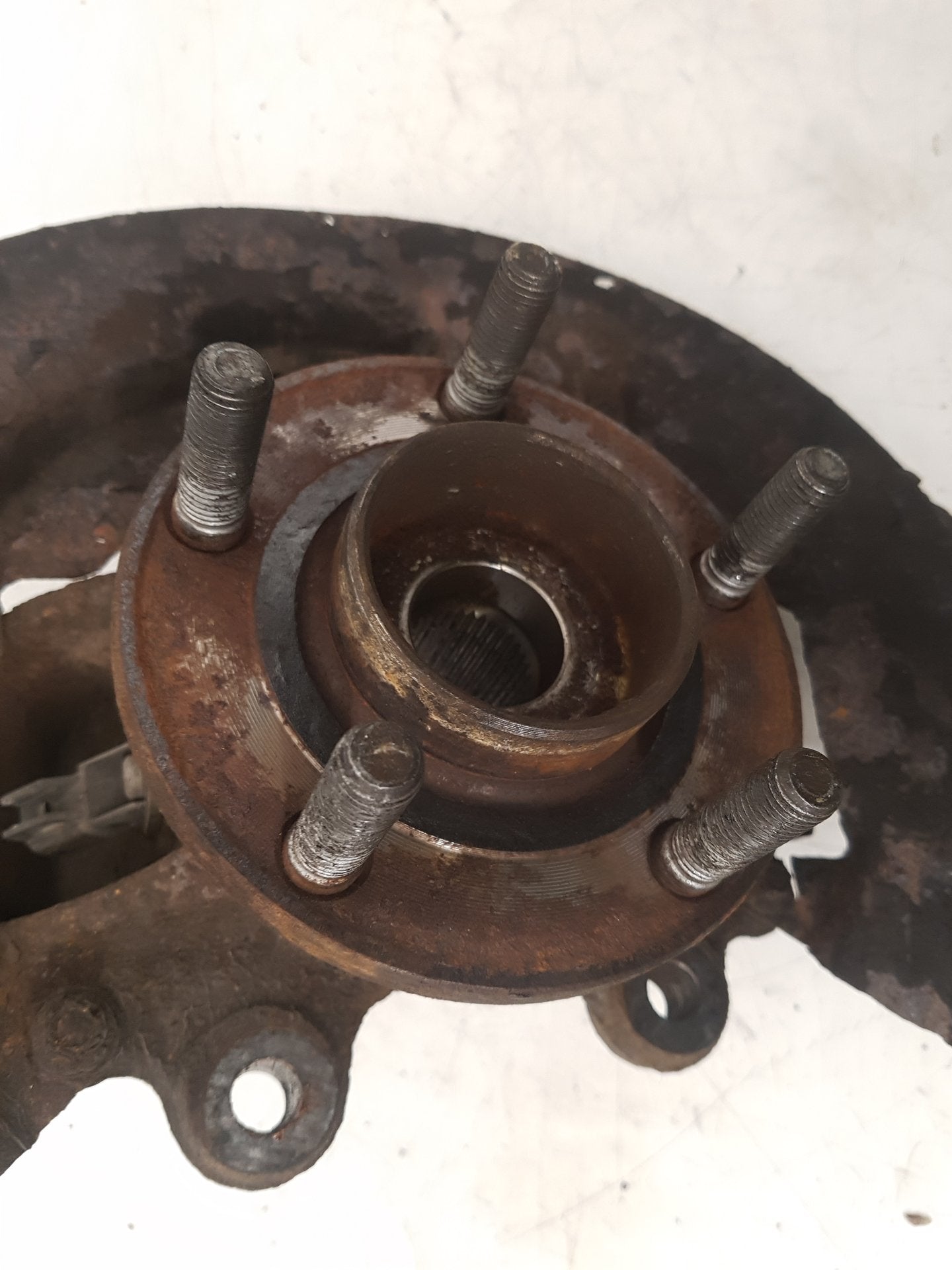 2007 - 2010 Volvo V50 545 Estate Left Front Hub Assembly 3M51-3K171