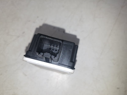 2014 Volvo V40  Hatchback KEYLESS ENTRY MODULE RECEIVER 31407099