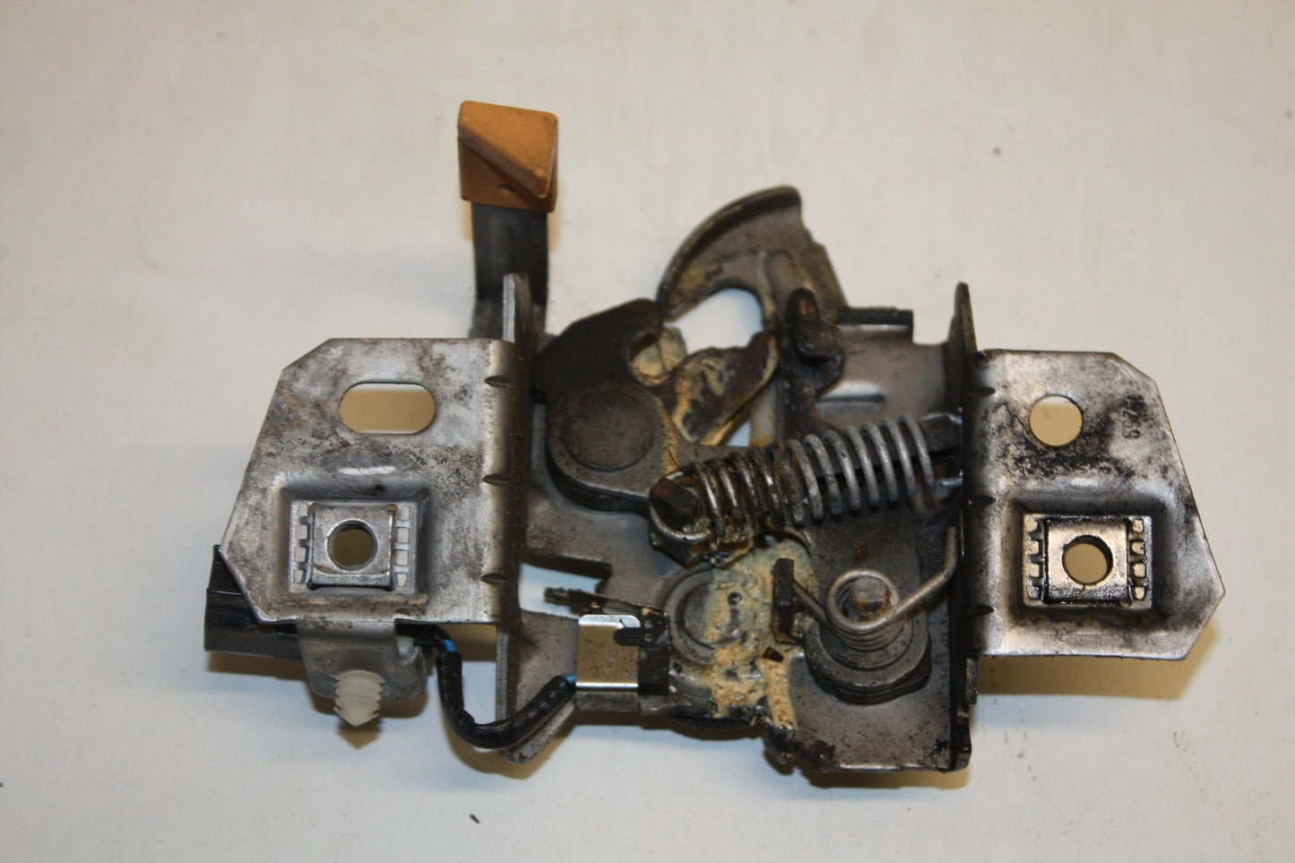 2007 - 2012 Volvo C30   BONNET LOCKING MECHANISM 30716530