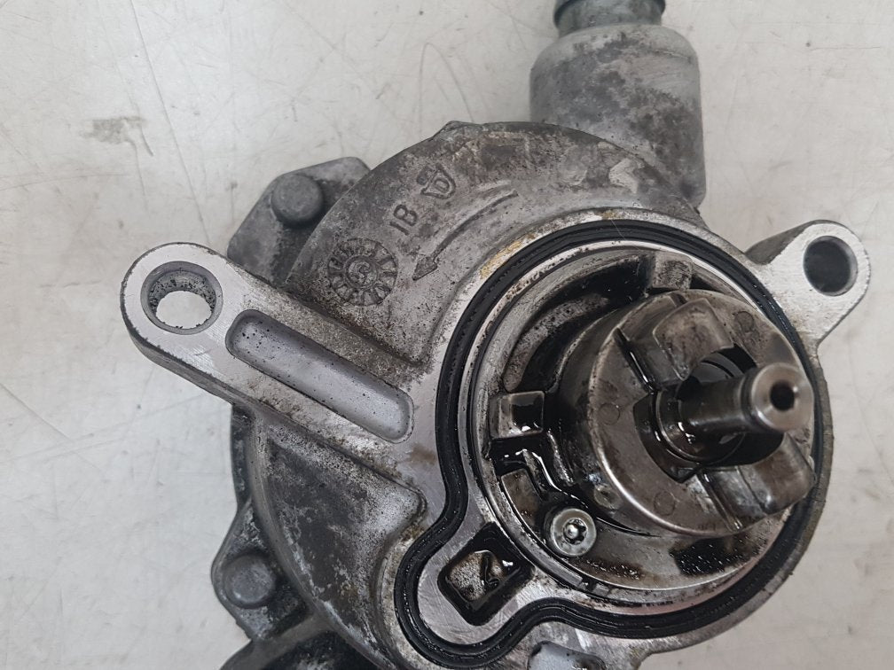 2002 - 2006 Volvo XC90  Estate VOLVO BRAKE VACUUM PUMP 30677904