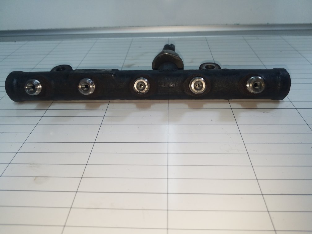 2007 - 2015 Volvo V70  Estate Injection Rail 9681649580