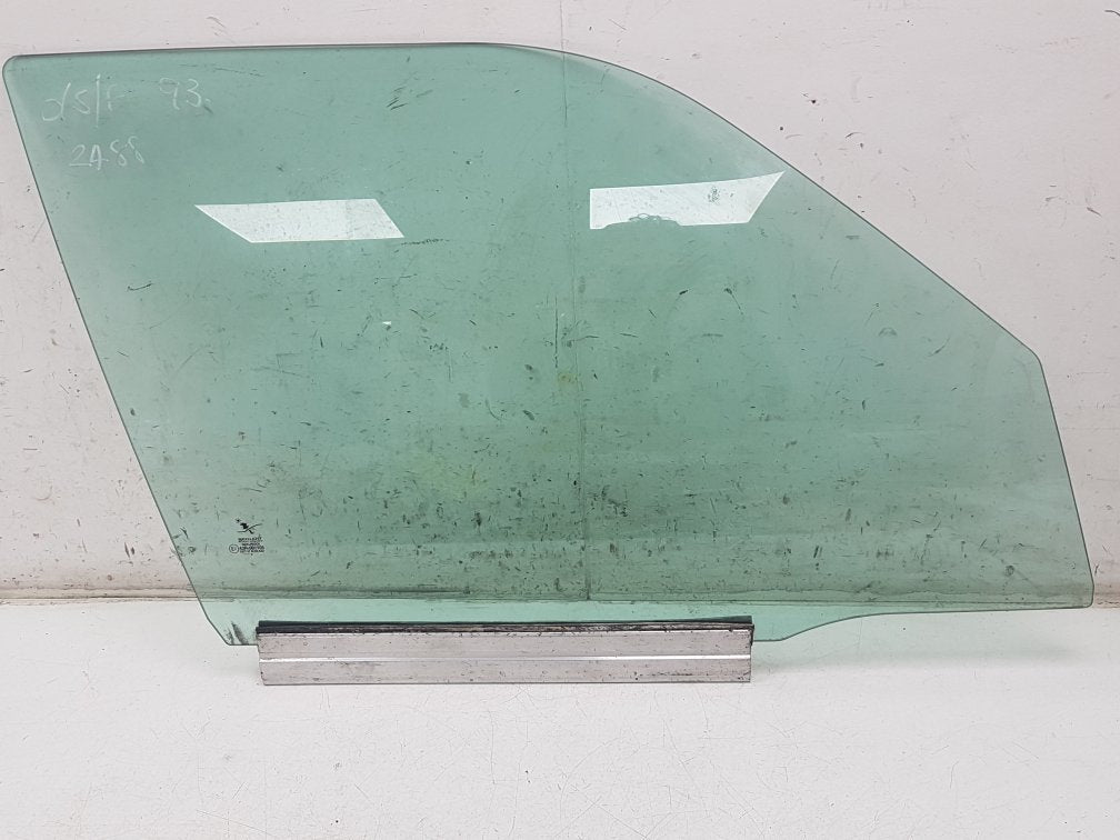 2002 Saab 9-3  Hatchback Right Front Door Window