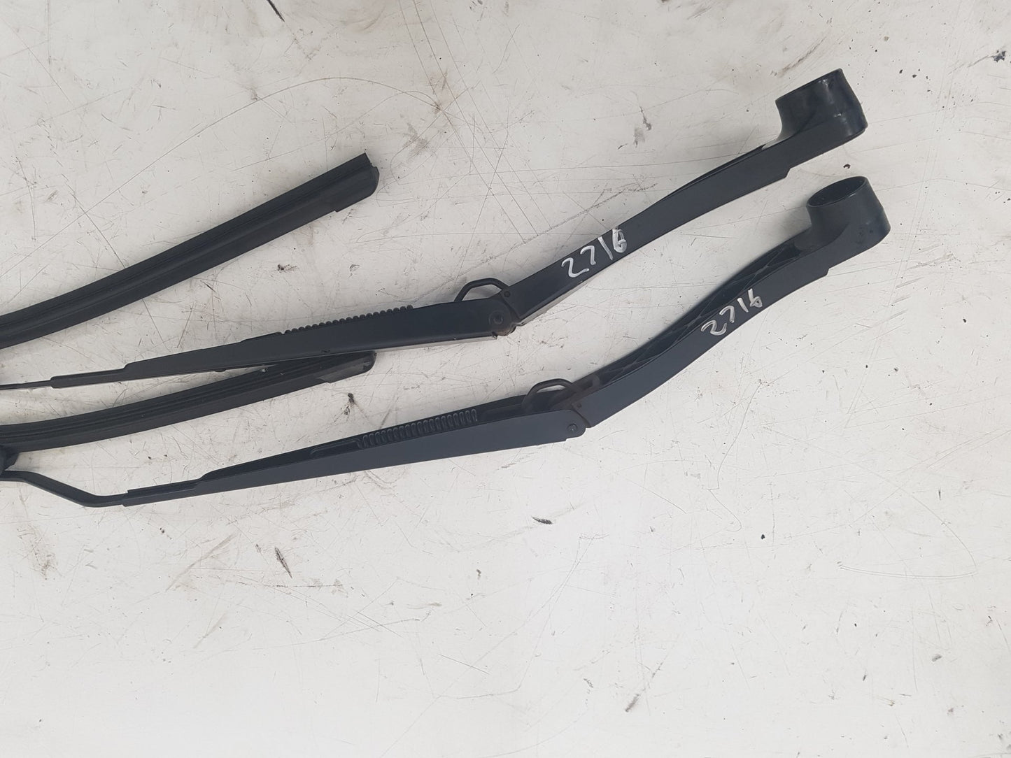 2010 - 2012 Saab 9-5  Saloon FRONT WIPER ARMS (PAIR) 13240569