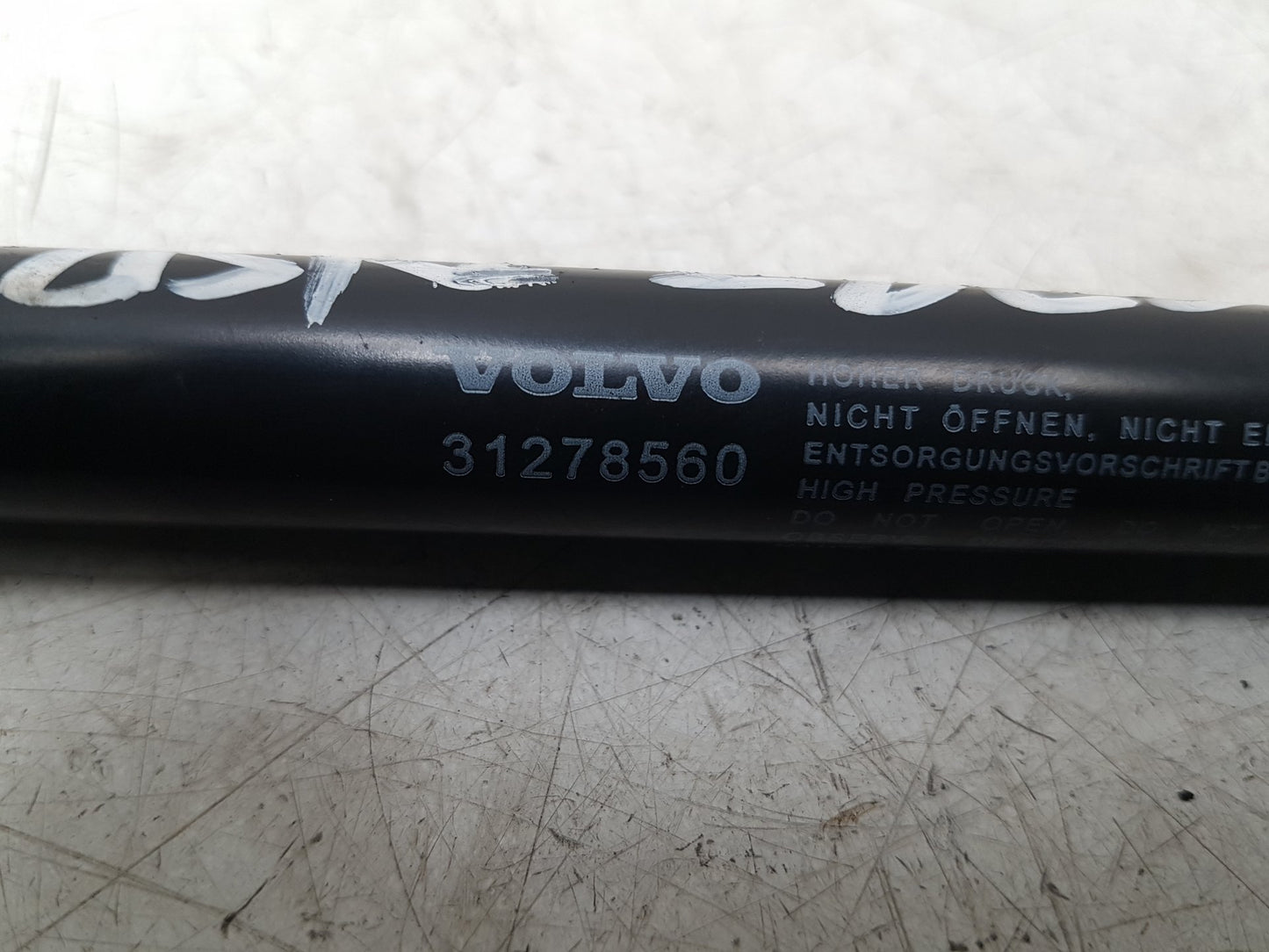 2013 - 2019 Volvo V40 III 525 Hatchback TAILGATE STRUTS (PAIR) 31278560