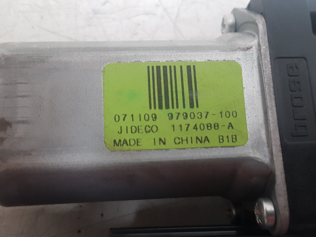 2005 - 2012 Volvo S40  Saloon WINDOW REG MOTOR (PASSENGER SIDE FRONT) 31253907