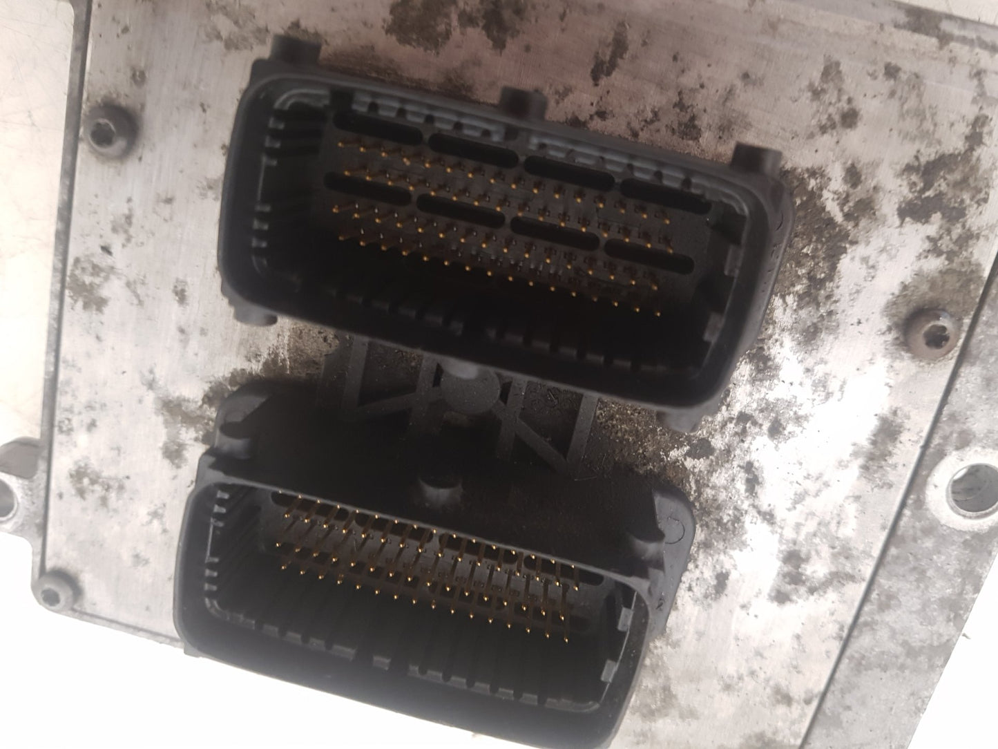 2003 - 2011 Saab 9-3  Convertible Engine ECU 55353231