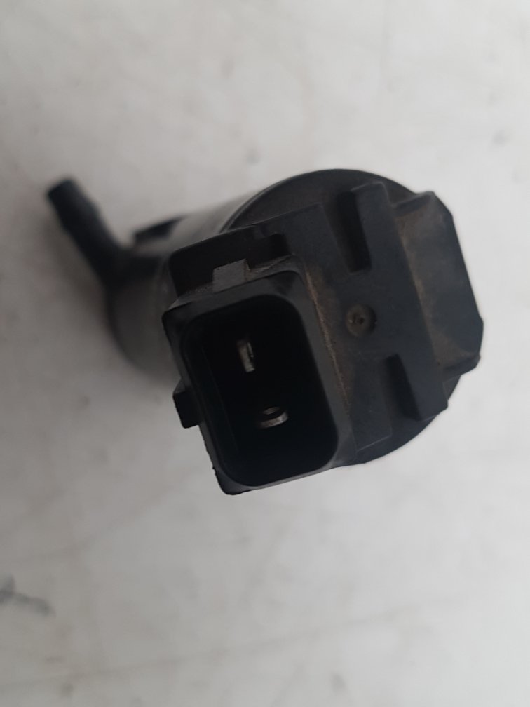 2002 Saab 9-3  Convertible WASHER PUMP (WINDSCREEN) 60210-2970