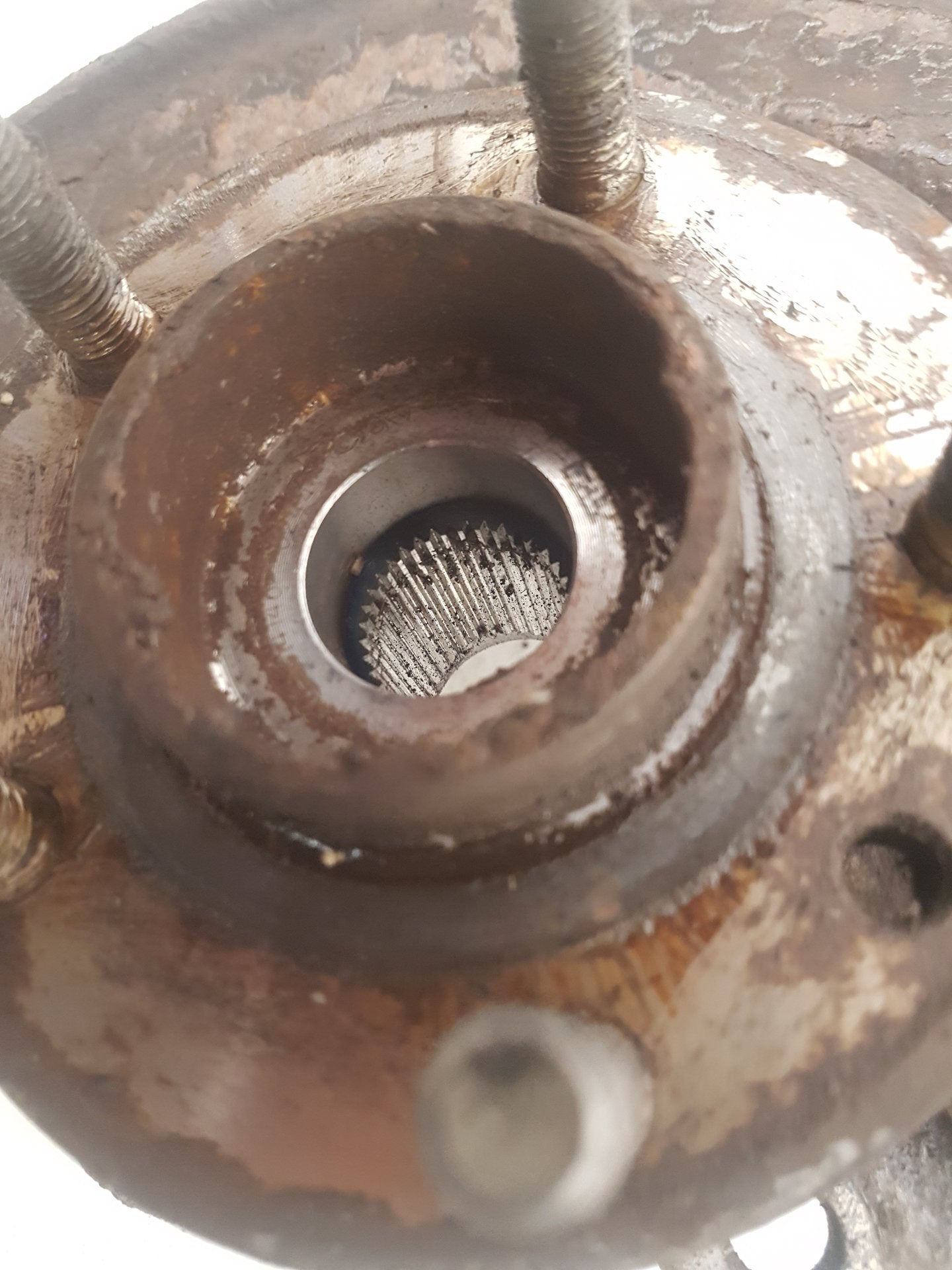 2012 - 2018 Volvo V40  Hatchback HUB WITH ABS (FRONT DRIVER SIDE) CROSS COUNTRY 31387653