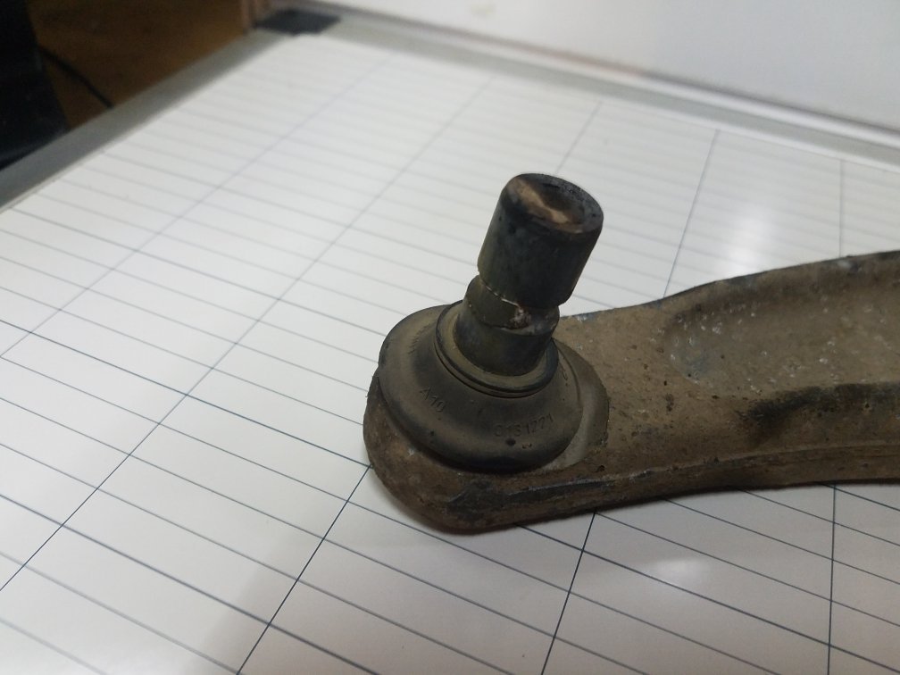 2010 - 2012 Saab 95  Saloon Left Front Lower Control Arm 13360019