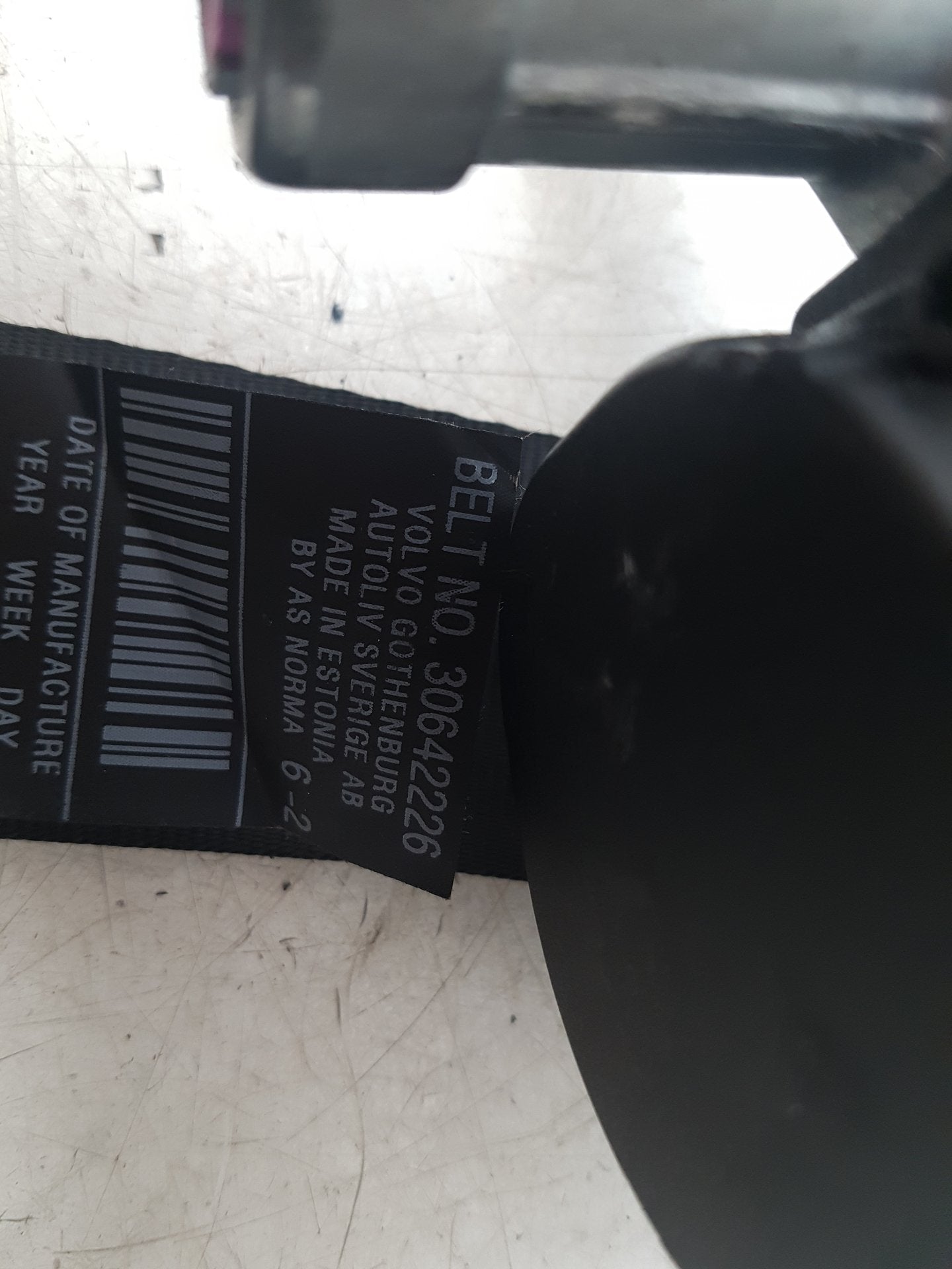 2010 - 2012 Volvo C30  Hatchback Left Rear Seat Belt 30642226