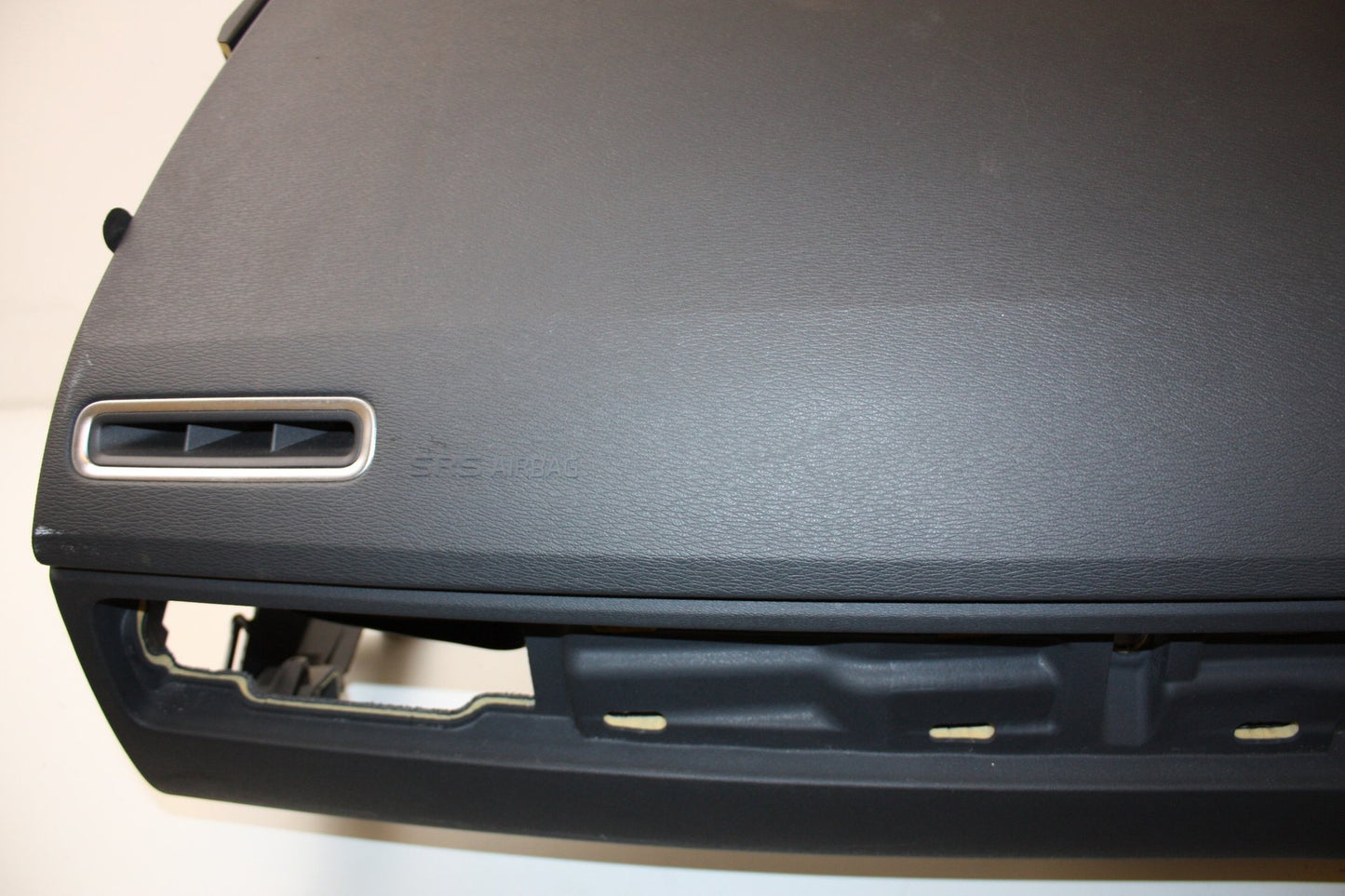 2006 - 2011 Volvo S80   Dash Assembly