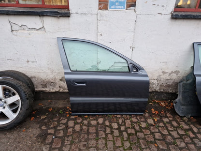2000 - 2007 Volvo V70  Estate DOOR - BARE (FRONT DRIVER SIDE) 30796487