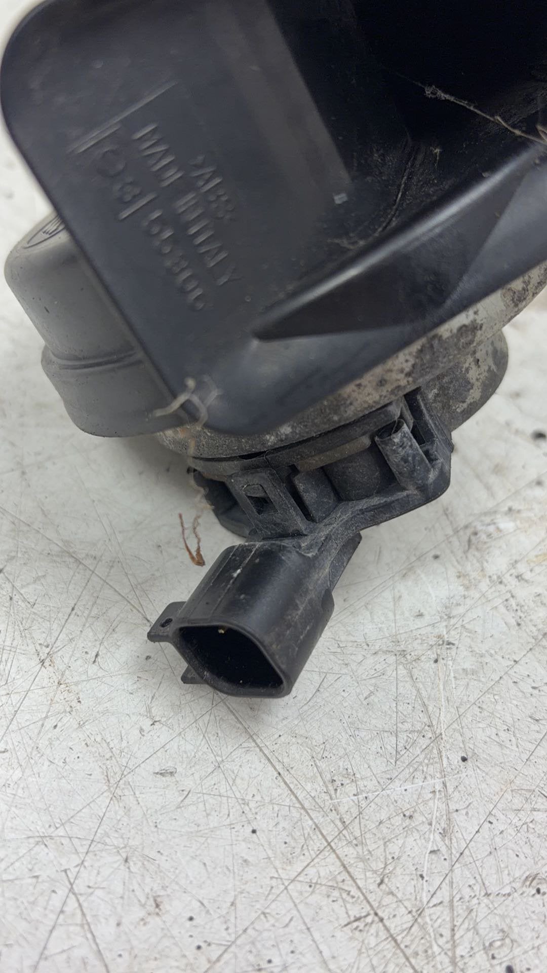2008 - 2016 Volvo XC70 III 136 Estate HIGHER AND LOWER HORNS (PAIR) 31276805