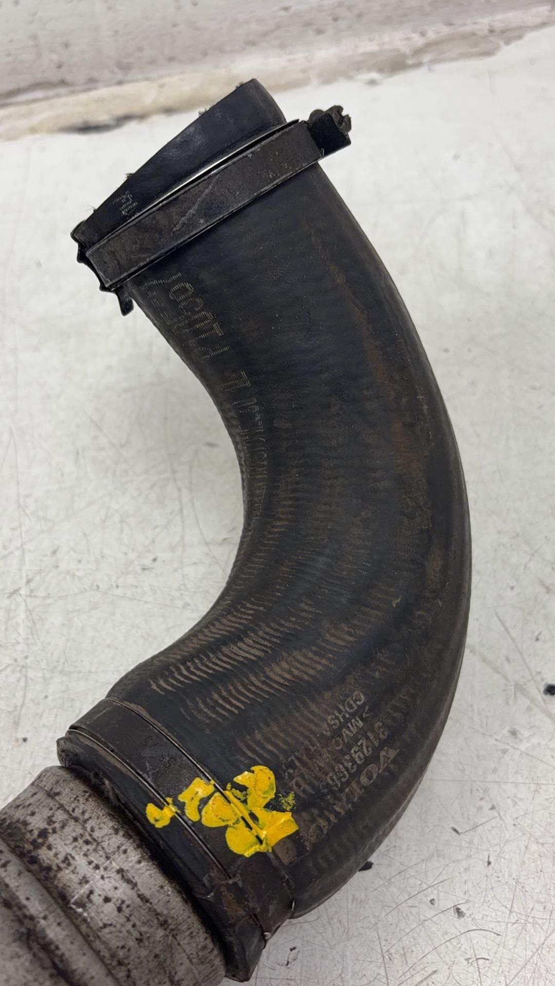 2007 - 2014 Volvo V70   TURBO HOSE 31319820