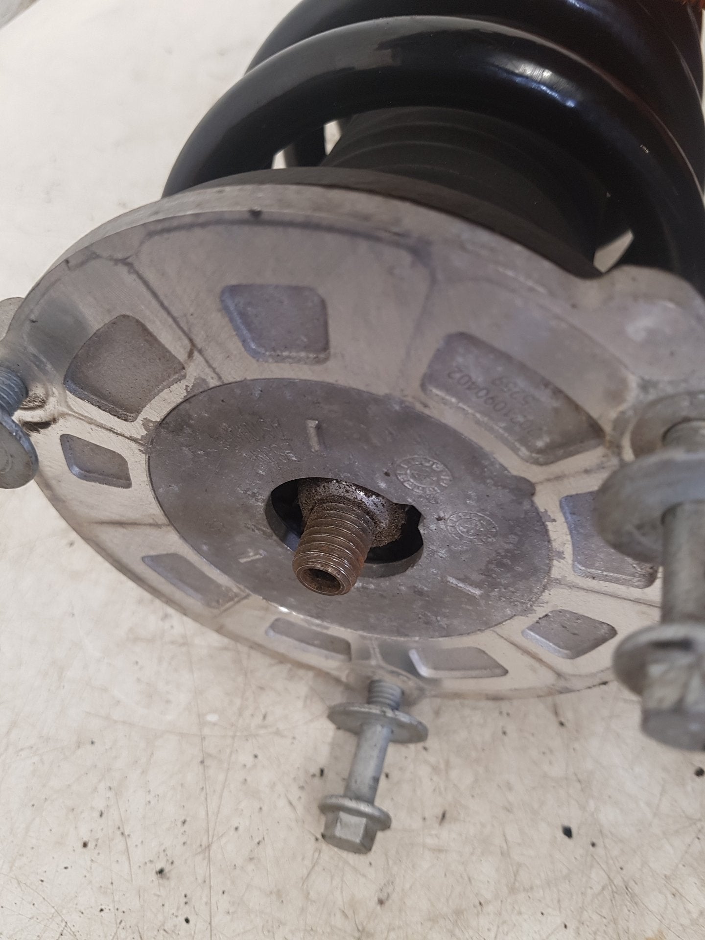 2017 - 2025 Volvo V90 235, 236 Estate Left Front Shock Absorber 31476971