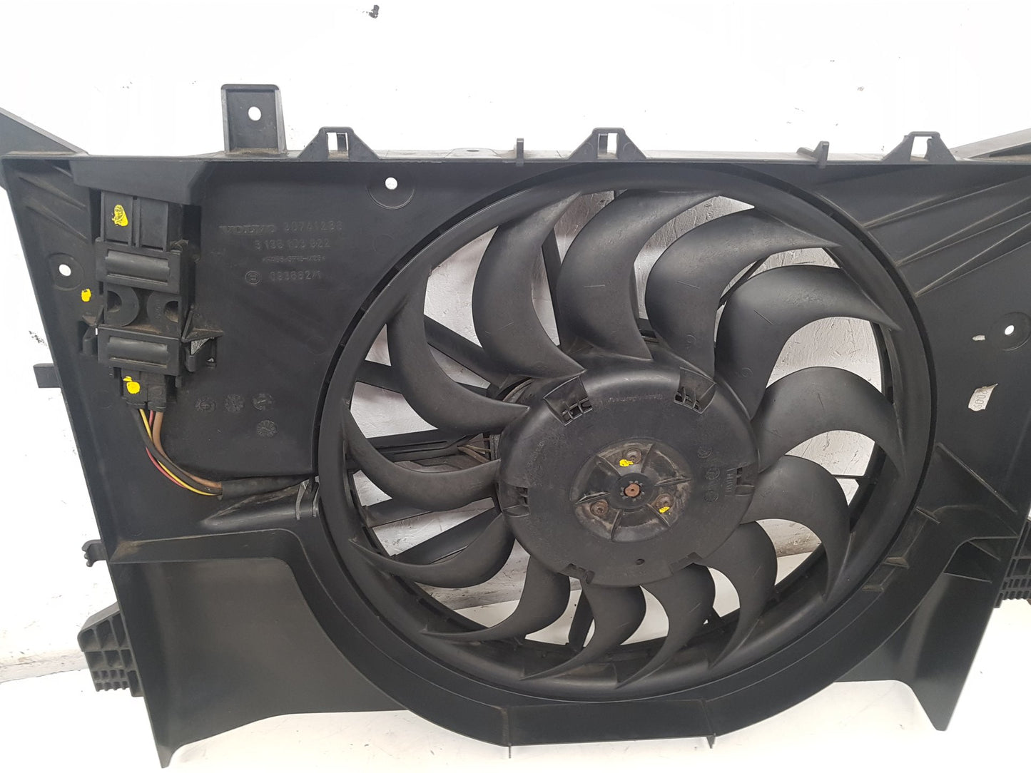 2000 - 2007 Volvo XC70  Estate RADIATOR FAN & COWLING (A/C CAR) 30741144