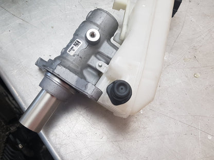 2019 - 2021 Volvo XC40 536 Estate Brake Master Cylinder 32214519