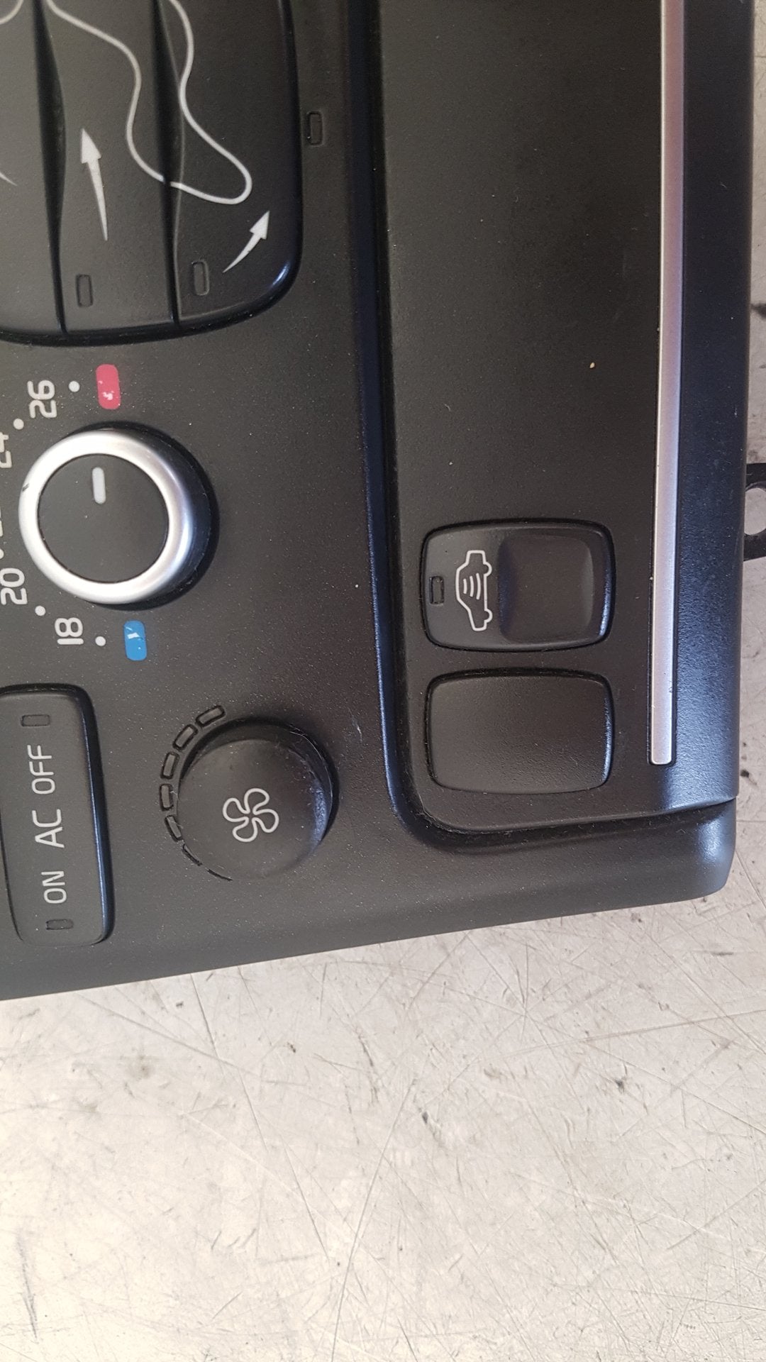 2007 Volvo XC90 I 275 Heater Controls 30710682 VRAC Grade A