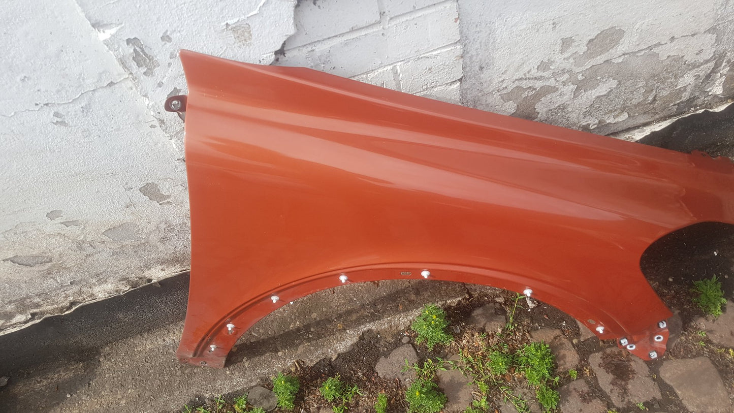 2010-2013 Volvo C30 533 Hatchback Right Front Guard 701 ORANGE FLAME METALLIC 701 VRAC A