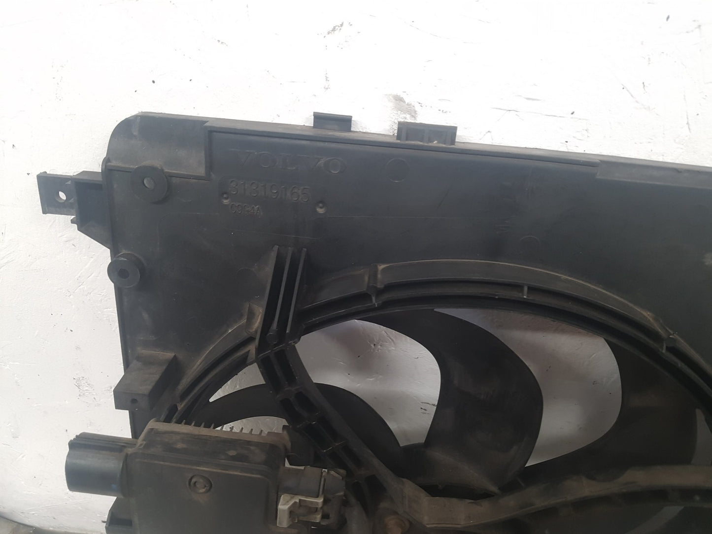 2012 - 2016 Volvo V40 Cross Country  Hatchback RADIATOR FAN & COWLING (A/C CAR) 32137338