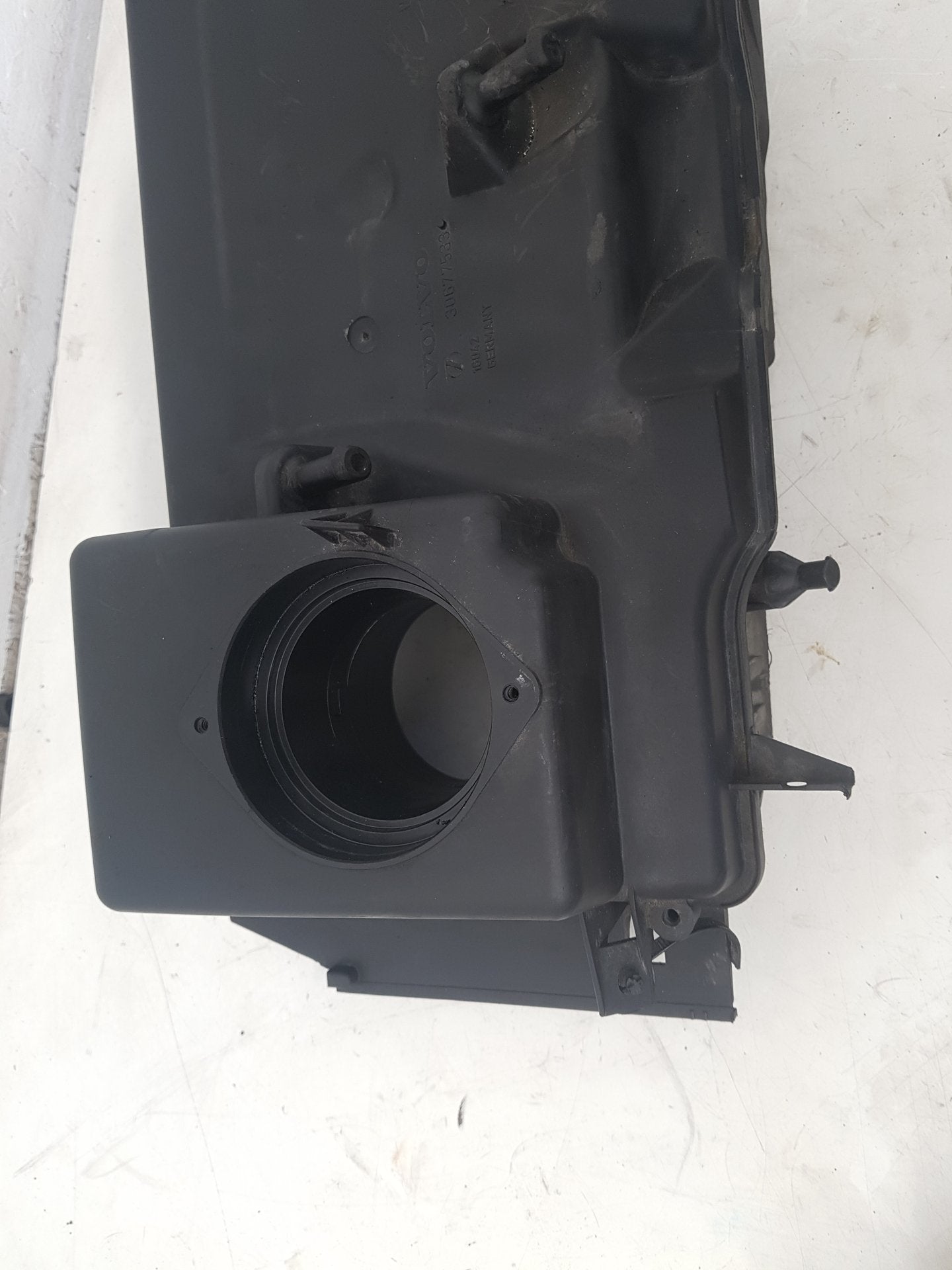 2007 - 2013 Volvo C70  Convertible Air Filter Box 30677533