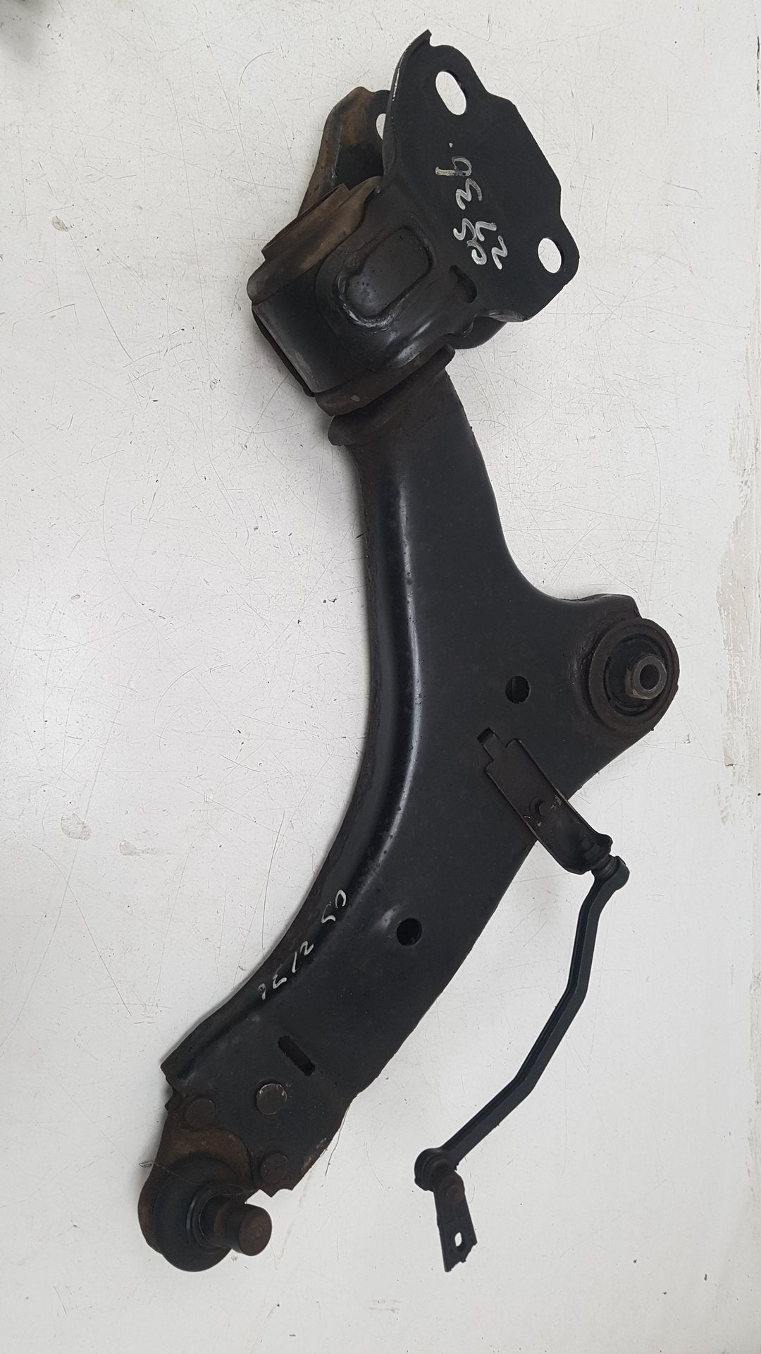 2010 - 2014 Volvo XC60  Estate Right Front Lower Control Arm 31317666