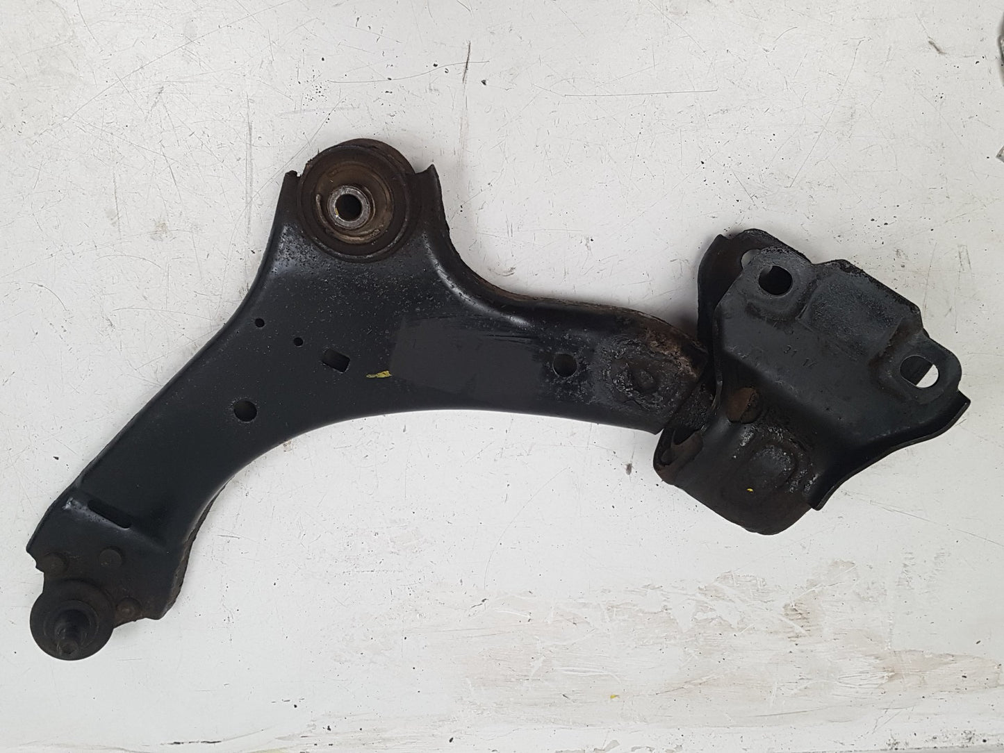 2013 - 2015 Volvo V60  Estate Left Front Lower Control Arm 31317661
