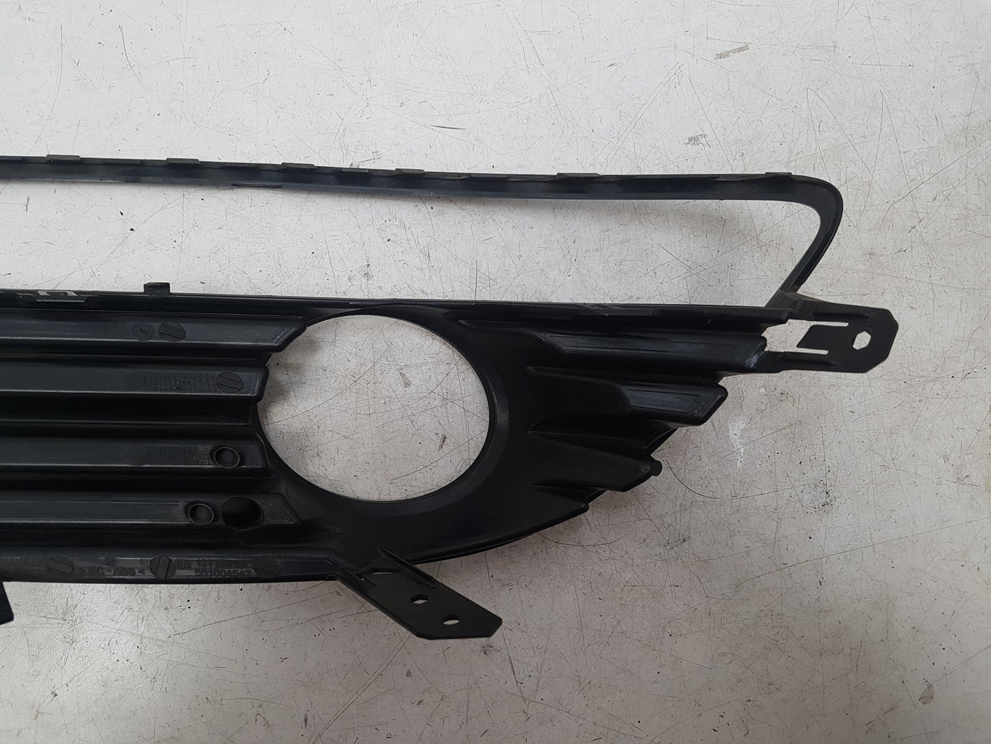 2010 - 2012 Saab 9-5  Saloon FOG LIGHT GRILL (RIGHT) 12776794