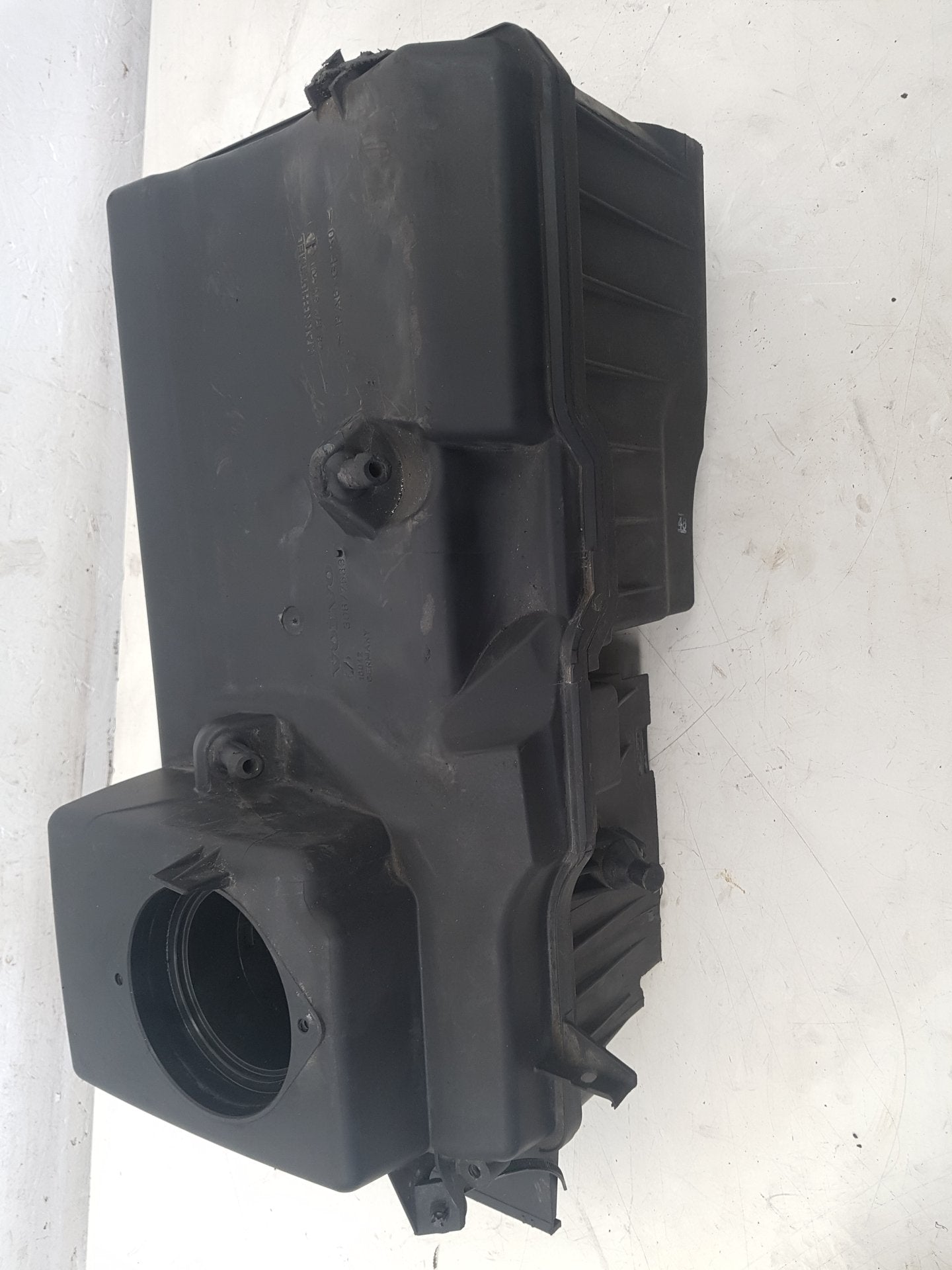 2007 - 2013 Volvo C70  Convertible Air Filter Box 30677533