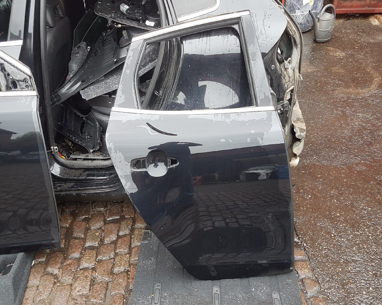 2012 - 2016 Volvo V40  Hatchback DOOR - BARE (REAR DRIVER SIDE) 32351000