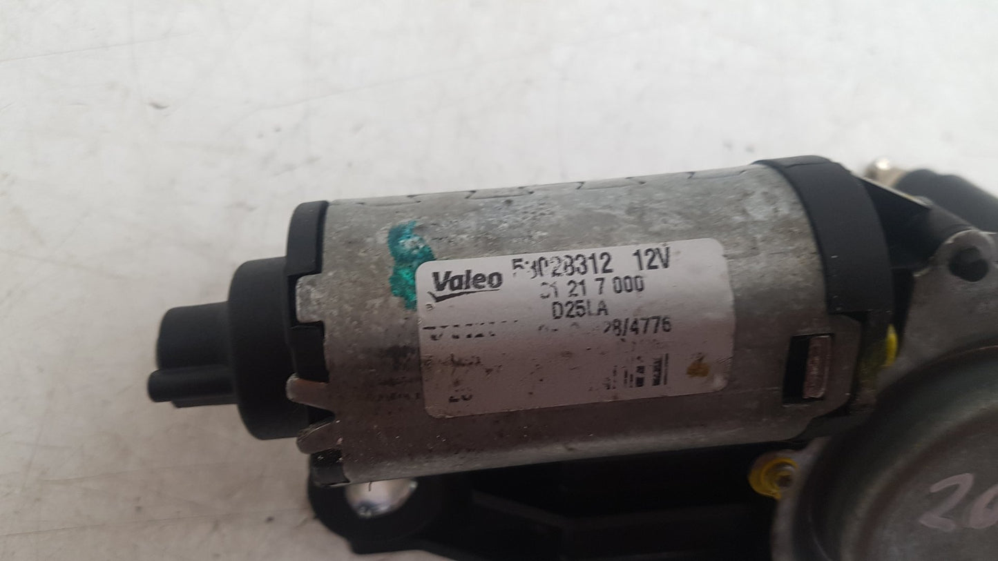 2007 - 2012 Volvo C30  Hatchback Rear Wiper Motor 53028312