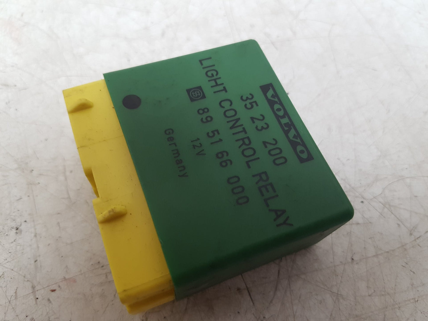 1992 - 1997 Volvo 850  Estate FOG LIGHT CONTROL RELAY 895166000