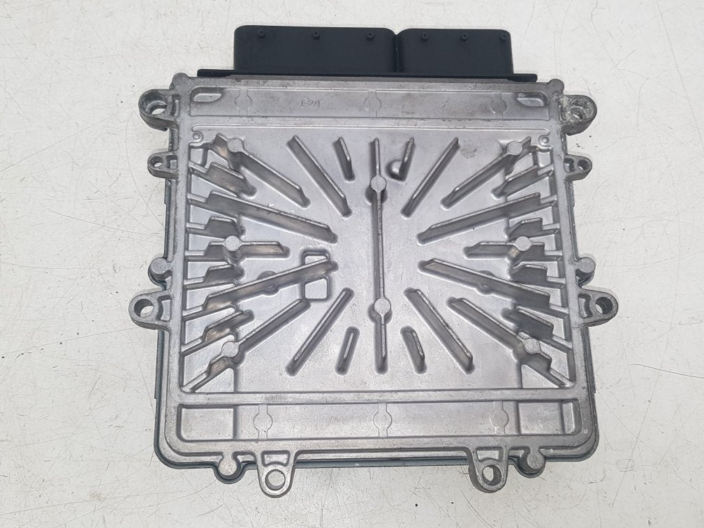 2005 - 2008 Volvo V70  Estate Engine ECU 30771550