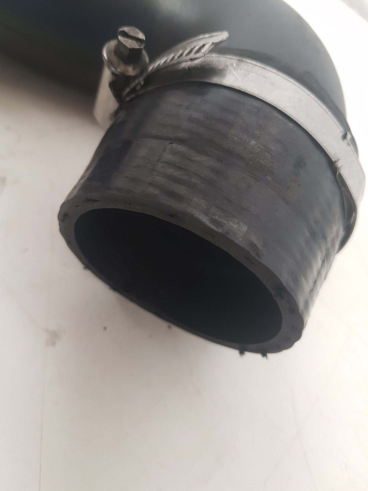 2010 - 2013 Volvo V60  Estate Intercooler Pipe 31338572