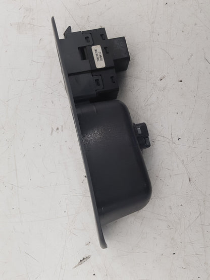 2000 - 2004 Volvo V40  Estate Left Front Window Switch 30638706
