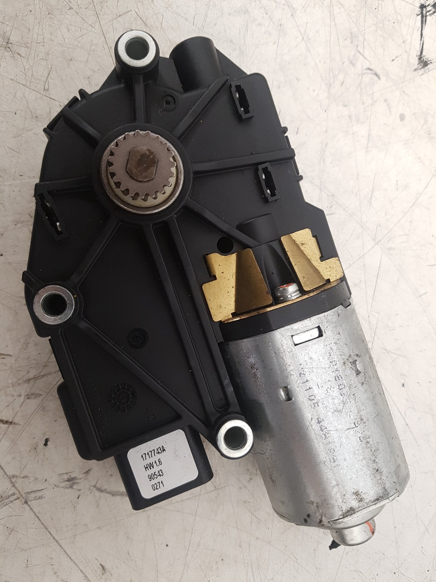 2006 - 2010 Volvo C70   Sunroof Motor 1717743A