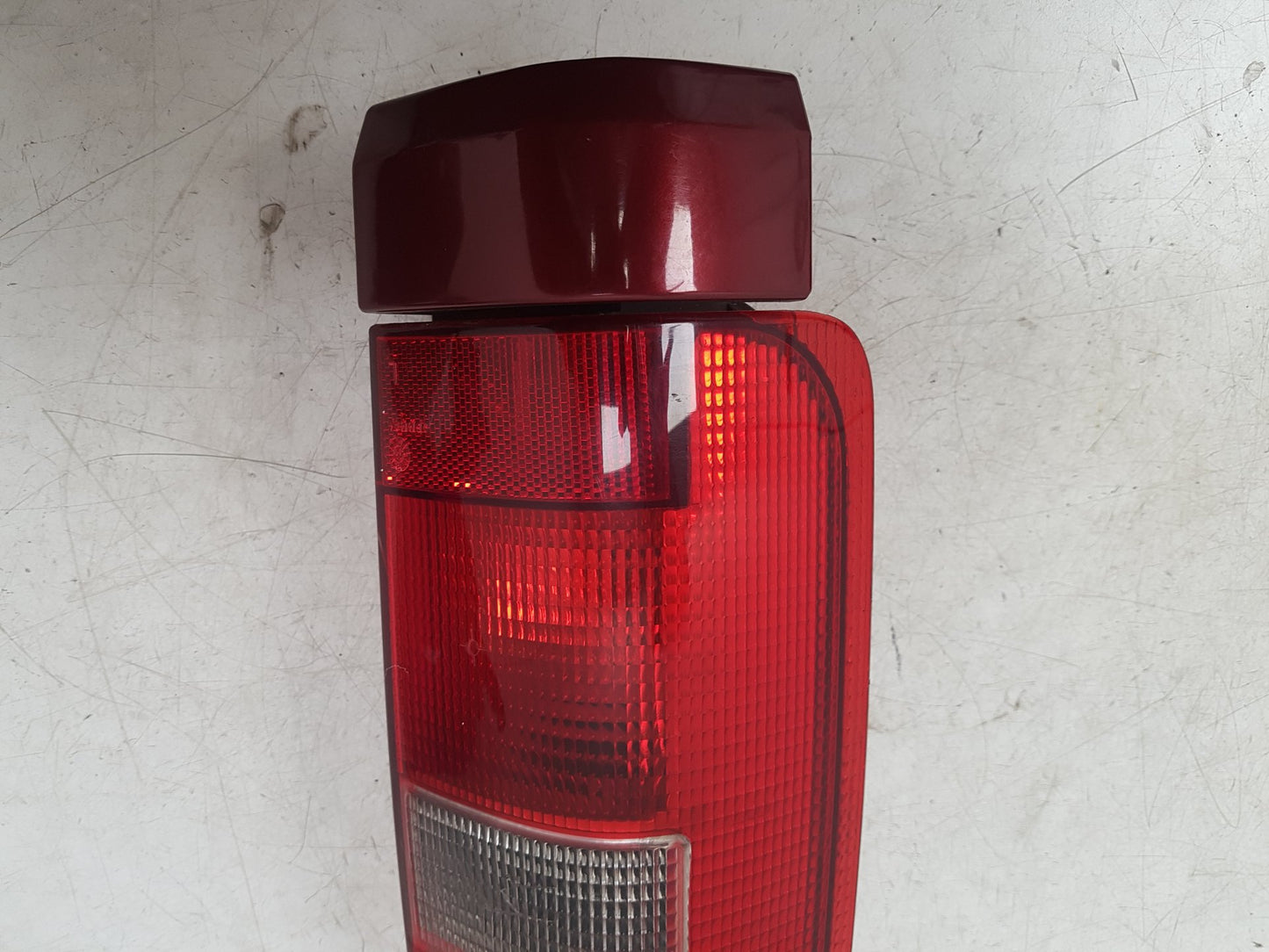 1992 - 1997 Volvo 850  Estate REAR/TAIL LIGHT LOWER (PASSENGER SIDE) 3512863
