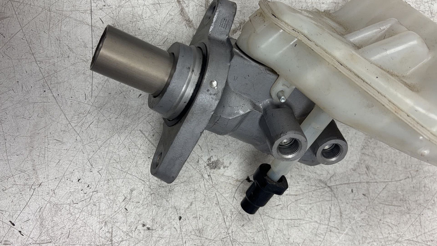 2010 Volvo XC70  Estate Brake Master Cylinder 03350885561