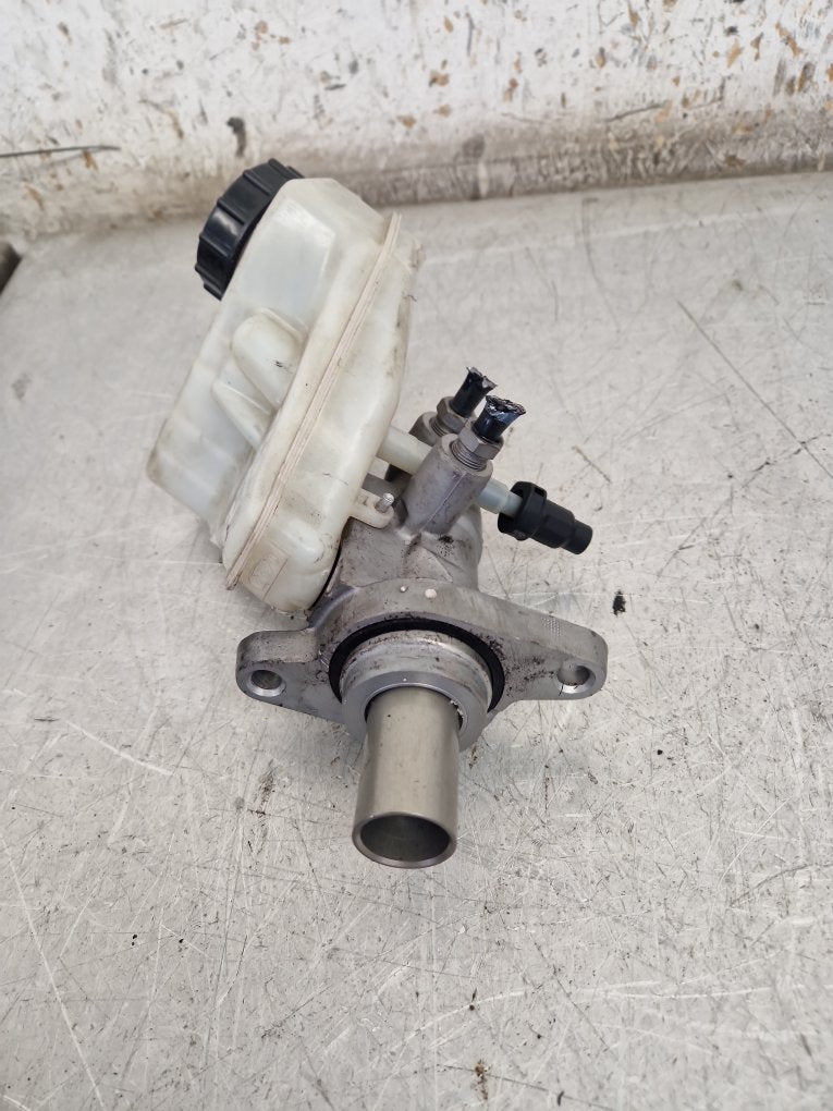 2010 - 2016 Volvo S80  Saloon Brake Master Cylinder