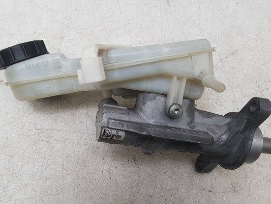 2012 - 2017 Volvo V40  Hatchback Brake Master Cylinder 31329534