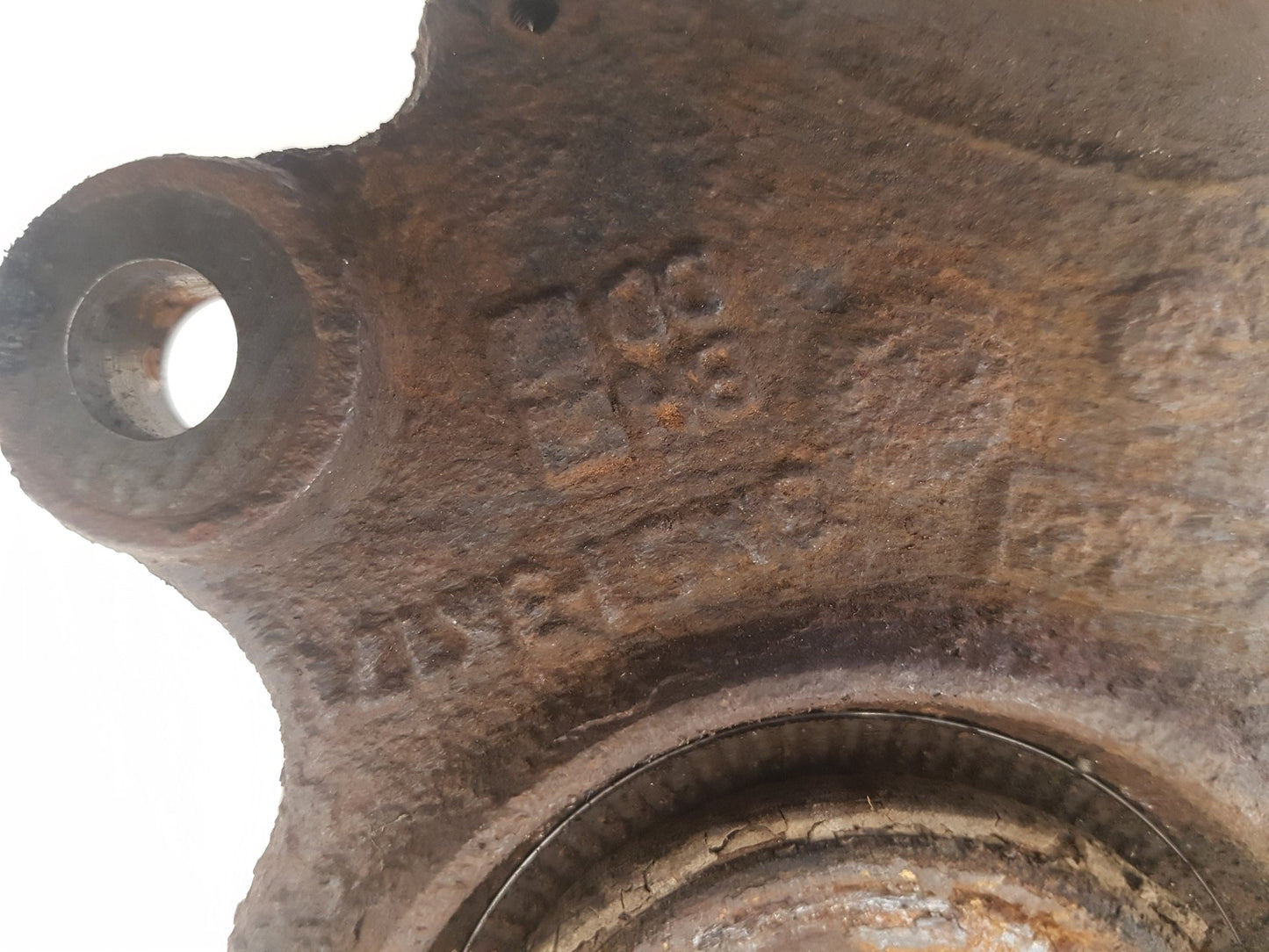 2008 - 2012 Volvo S40  Saloon Left Front Hub Assembly 3M513K171