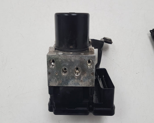 2008 - 2011 Volvo V70  Estate ABS Pump/Modulator 30681619