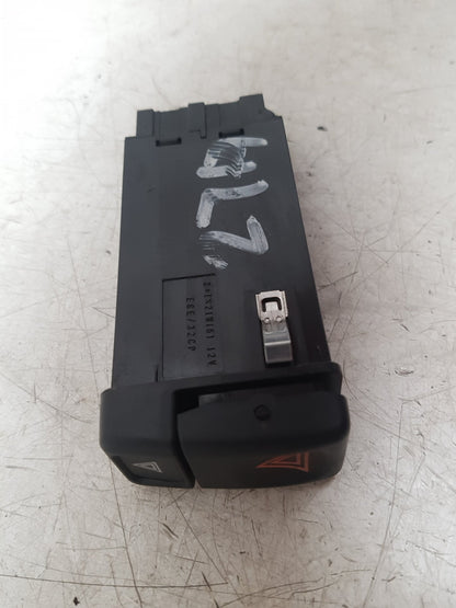 1992 - 1997 Volvo 850  Estate Hazard Switch Control Panel 9125204