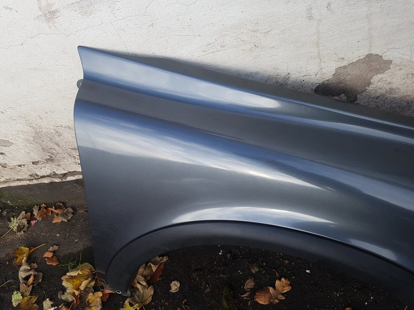 2006 - 2012 Volvo C30  Hatchback Right Front Guard Moulding 31253950